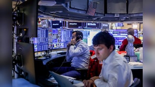 Wall Street Highlights: S&P 500, Nasdaq Extend Losses As Rate-Hike, Mideast Concerns Weigh