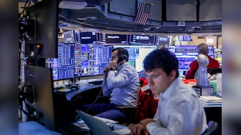 Wall Street Highlights: S&P 500, Nasdaq Extend Losses As Rate-Hike, Mideast Concerns Weigh