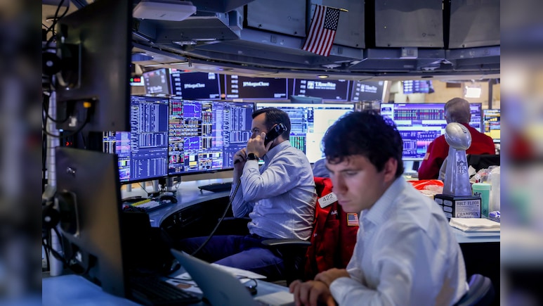Wall Street Highlights: S&P 500, Nasdaq Extend Losses As Rate-Hike, Mideast Concerns Weigh