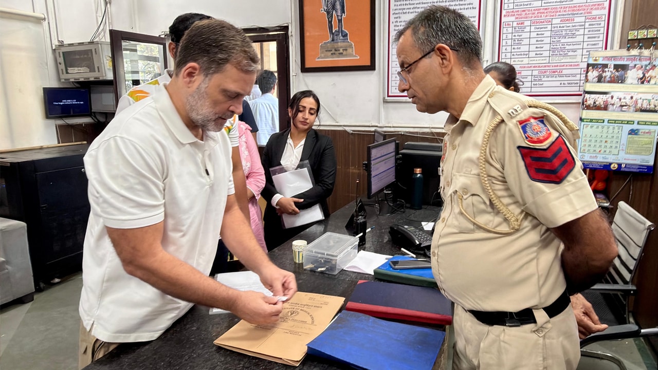 Rahul Gandhi Seeks Info On Pellet Gun Use, Sits Outside Senior Cop's Office