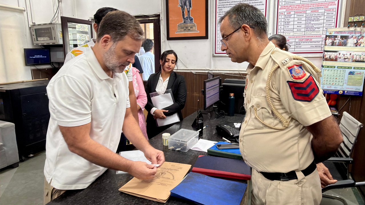 Rahul Gandhi Seeks Info On Pellet Gun Use, Sits Outside Senior Cop's Office