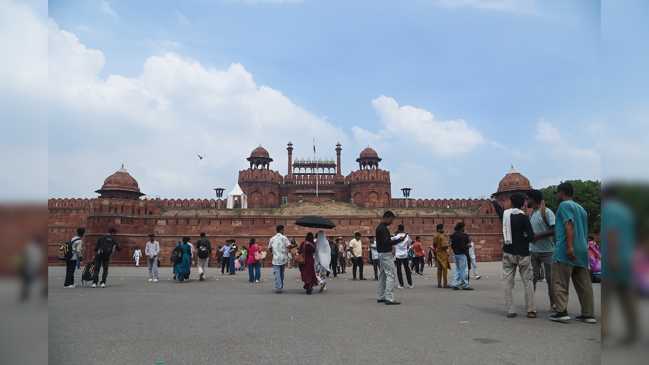दिल्ली में 15 अगस्त को बारिश होगी या मौसम रहेगा साफ? IMD ने जारी किया पूर्वानुमान