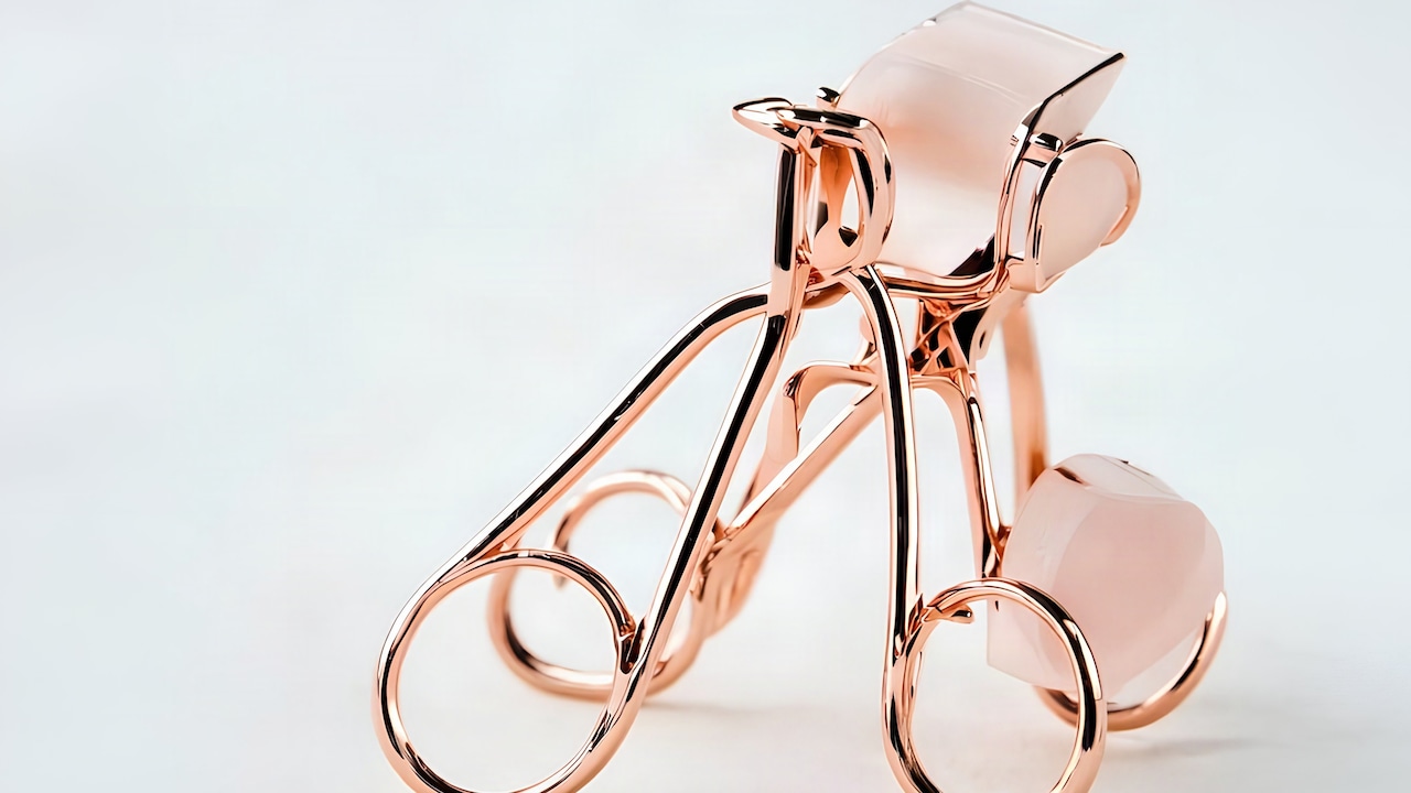 5 Best Heated Eyelash Curlers For A Festive No-Mascara Lift