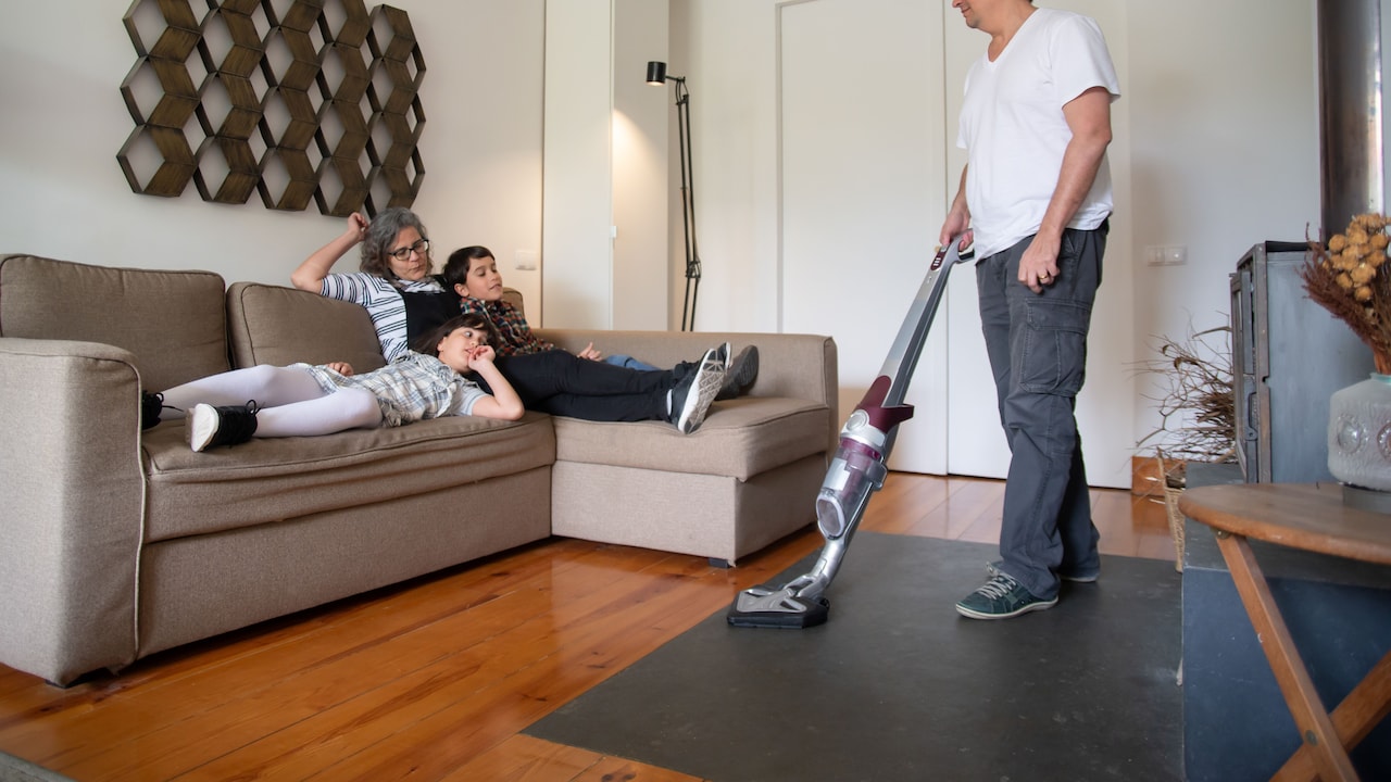 10 Reasons Your Cordless Vacuum Battery Drains Fast On Carpets