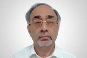 सतीश कुमार: मिडिल क्लास फैमिली का लड़का, IIT से की इंजीनियरिंग, विदेश की नौकरी छोड़ खड़ा कर दिया 1200 करोड़ का साम्राज्य