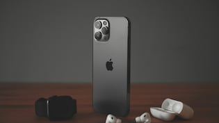 iPhone 2027: Apple Moves Forward With Curved Glass Design Despite Cancelation Rumours