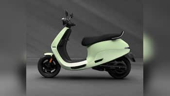 Bhavish Aggarwal Unveils OLA's S1Z E-Scooter: Price, Booking, Range, Colours And Other Features