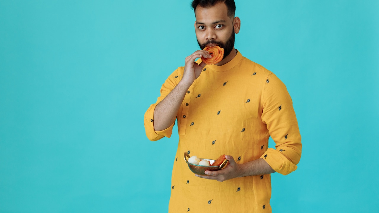 Which men kurta do you want to grab for Onam 2026?