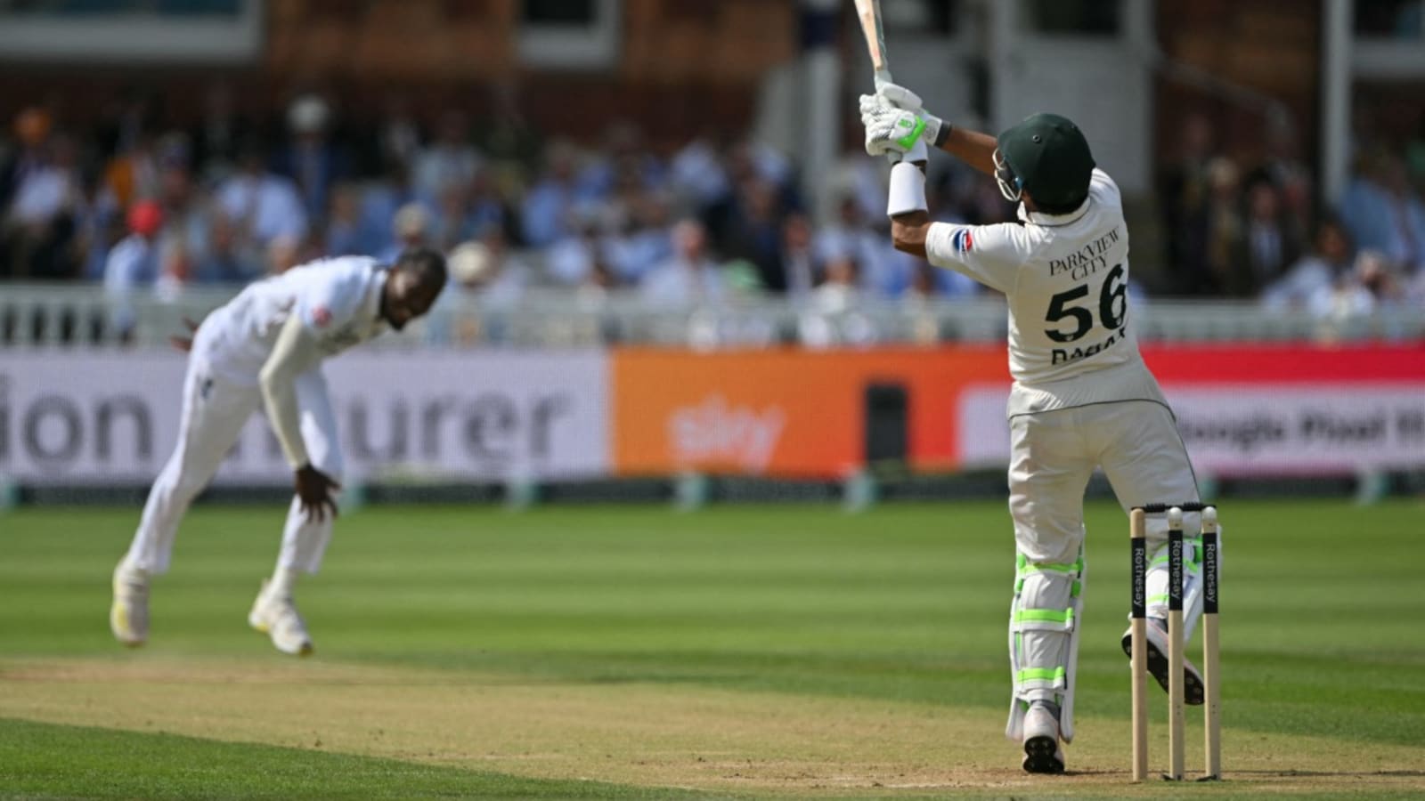Babar Azam Left Clueless After Jofra Archers Brutal Bouncer In 2nd Test, Gets Trolled