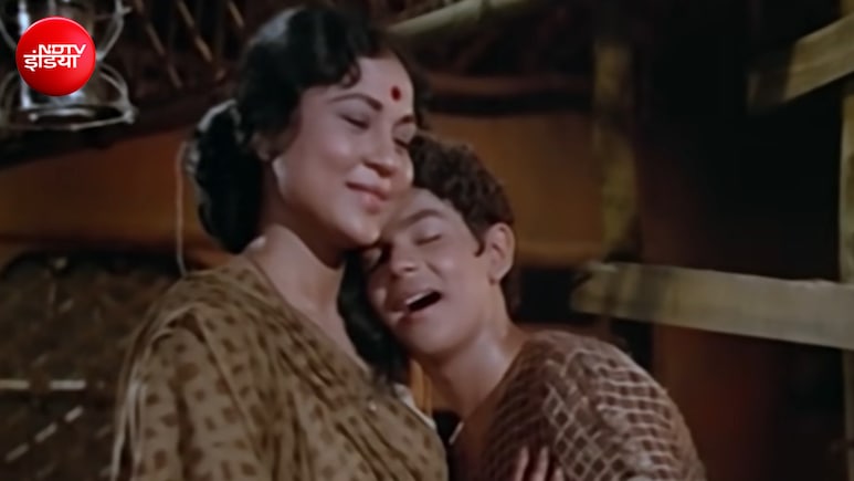 58 साल पुराना वो गाना जो दिलाता है मां की याद, ममता की छांव से दूर होने के डर से जन्मा गीत, सुनते ही बचपन की यादों में खो जाते हैं लोग