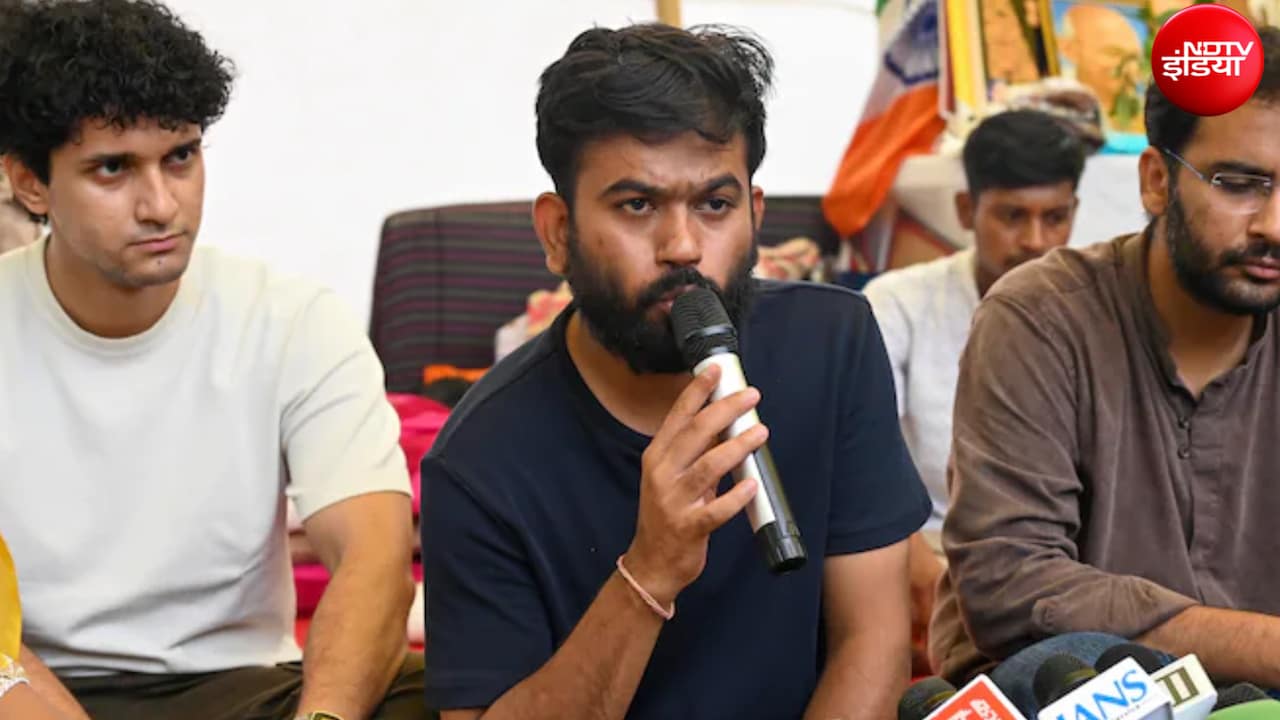 अभिजीत दीपके के पिता ने कैसे जुटाया अमेरिका में पढ़ाई का फंड, कितनी है संपत्ति,  RTI हुई दायर