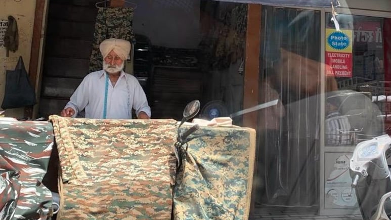 राजस्थान में फर्जी सैन्य वर्दी के कपड़े का भंडाफोड़, 1000 मीटर नकली कॉम्बैट कपड़ा जब्त