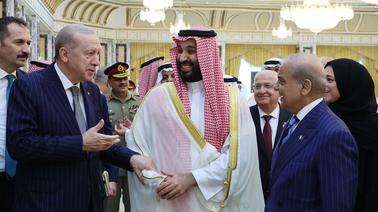 Internet Mocks Pakistan's New Promotional Song For Saudi-Turkey Military Pact