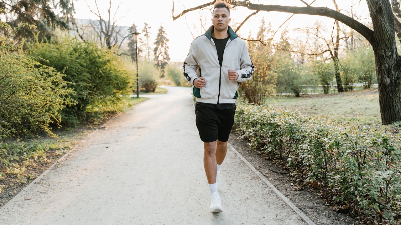 Track Pants से लेकर Denim Shorts तक, Myntra Sale से ₹499 से कम में खरीदें मेंस के स्टाइलिश Bottom Wear