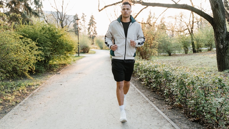 Track Pants से लेकर Denim Shorts तक, Myntra Sale से ₹499 से कम में खरीदें मेंस के स्टाइलिश Bottom Wear