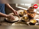 पीतल-तांबे के बर्तनों की चली गई चमक और पड़ गए काले? अपनाएं ये 3 आसान क्लीनिंग हैक्स, दिखेंगे नए जैसे
