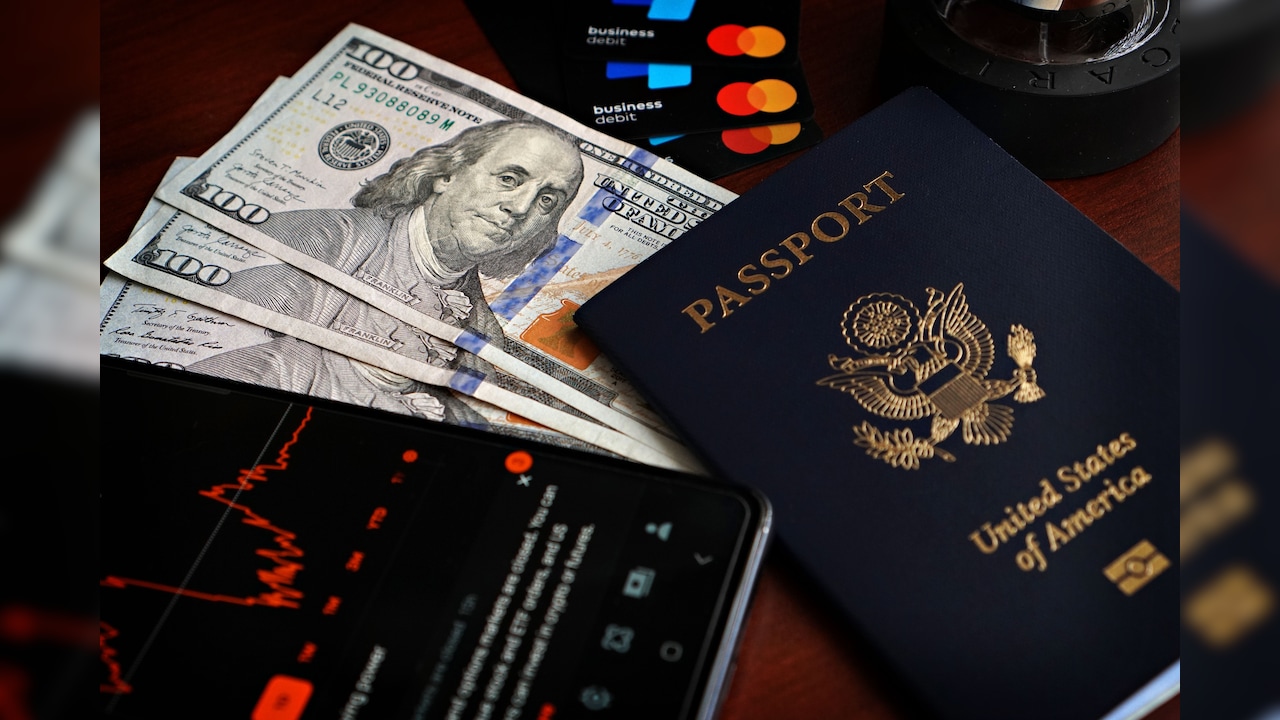 India Tech Firms Cut Use Of H-1B Visas Even Before $100,000 Fee