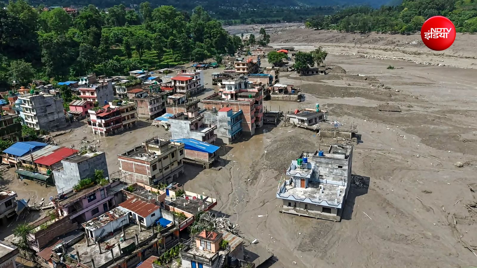 अधिकारियों ने कहा है कि बाढ़ प्रभावित इलाका काठमांडू से दूर है