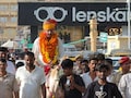 ट्रांसफर होने पर कोतवाल सूरजाराम को घोड़े पर बैठाकर क&zwj;िया व&zwj;िदा, पुलिसकर्मियों की आंखों से छलके आंसू&nbsp;
