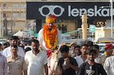 ट्रांसफर होने पर कोतवाल सूरजाराम को घोड़े पर बैठाकर क&zwj;िया व&zwj;िदा, पुलिसकर्मियों की आंखों से छलके आंसू