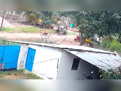 5 सेकेंड में मौत! ब‍िना ड्राइवर दौड़ी बाइक, यूपी में एक्‍सीडेंट का खौफनाक VIDEO