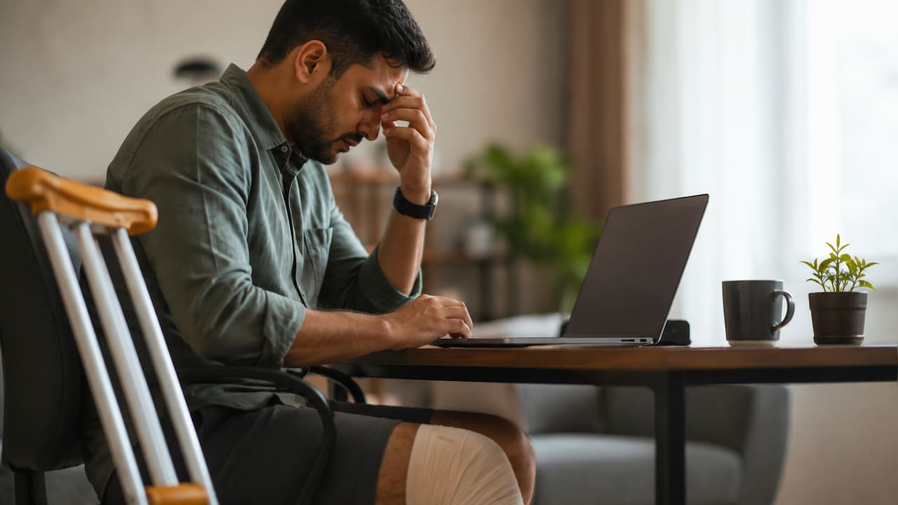 Surgery During Notice Period: Can Your Company Deny You WFH? Reddit Post Reveals HR Reaction