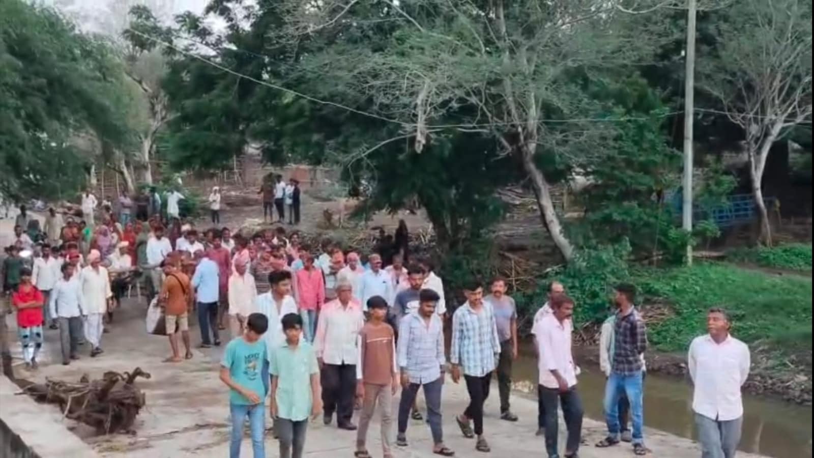 barwani malan baba goat funeral procession villagers tribute barwani malan baba goat funeral procession villagers tribute