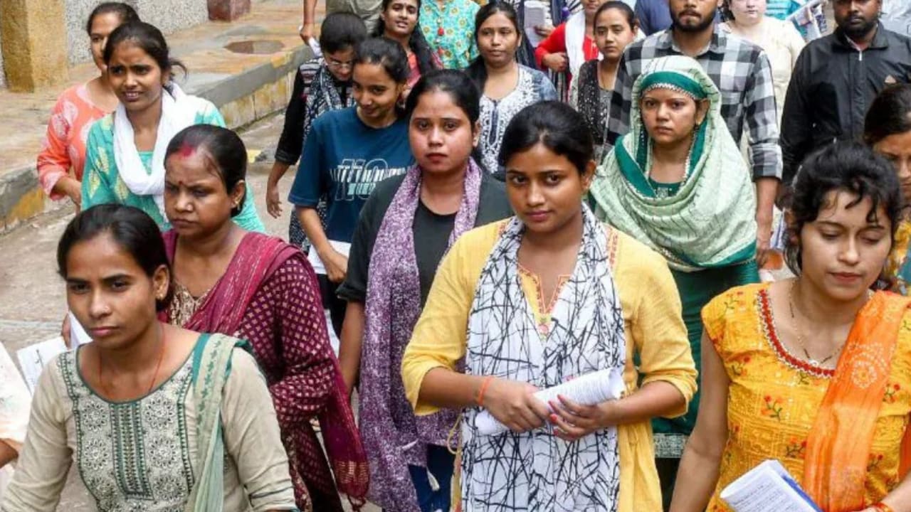 UPTET में फेल हुए 62 हजार शिक्षकों की क्या चली जाएगी नौकरी? जानें अब क्या बचे हैं विकल्प