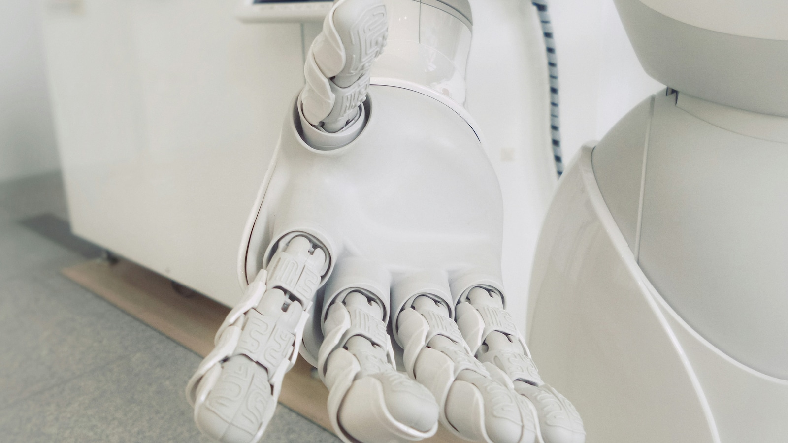 How Trump’s Ban On Cheap Chinese Humanoids May Stunt US Robotics
