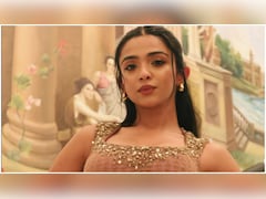Apoorva Mukhija Moves To New York For MBA, Shares 'Kinda Chic' New Life Update