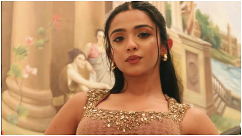 Apoorva Mukhija Moves To New York For MBA, Shares 'Kinda Chic' New Life Update