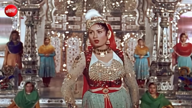 हिंदी सिनेमा के सबसे महंगे गानों में से एक, 2 साल में बना सेट, 105 बार लिखे गए बोल, स्टूडियो के बाथरूम में हुआ रिकॉर्ड