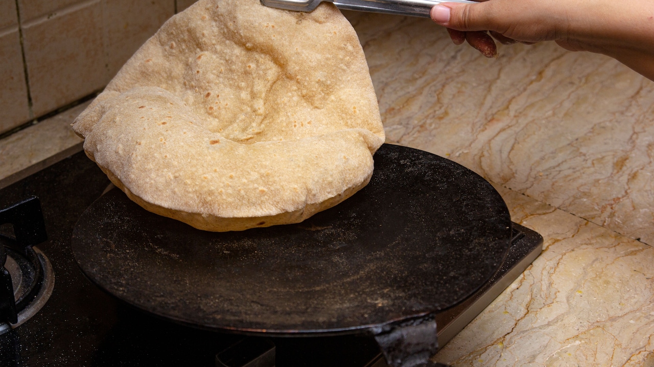 10 Reasons Dosas Stick To A Cast-Iron Tawa Even After It Has Been Seasoned 10 Reasons Dosas Stick To A Cast-Iron Tawa Even After It Has Been Seasoned
