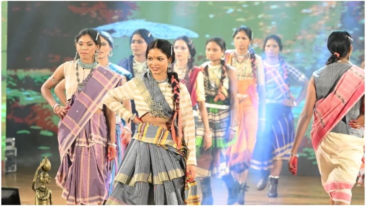 Former Women Maoists Ramp Walk Viral Video Raipur Handloom Day