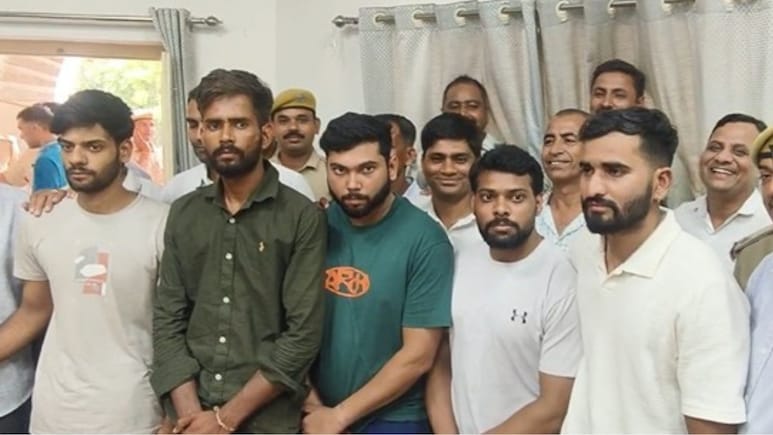 जिस कमरे में 2 दिन सोए परिजन, उसी में बक्से से मिली 2 लाशें; बचने के लिए बनाया 'दृश्यम' वाला प्लान