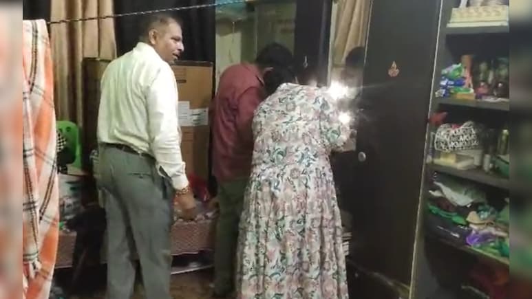 रक्षाबंधन मनाने गए परिवार के सूने घर पर चोरों का धावा, 30 लाख के जेवर और नकदी पार