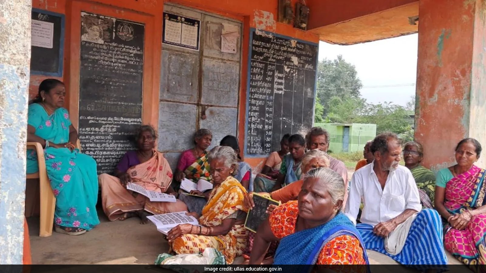 Madhya Pradesh Students Volunteer to Teach Adult Literacy Under National Scheme