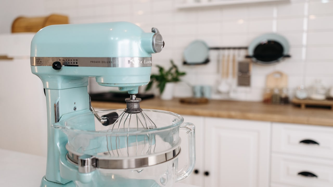 How To Freshen A Smelly Mixer Jar: 10 Fixes For Gaskets, Blade Assemblies And Food Residue How To Freshen A Smelly Mixer Jar: 10 Fixes For Gaskets, Blade Assemblies And Food Residue