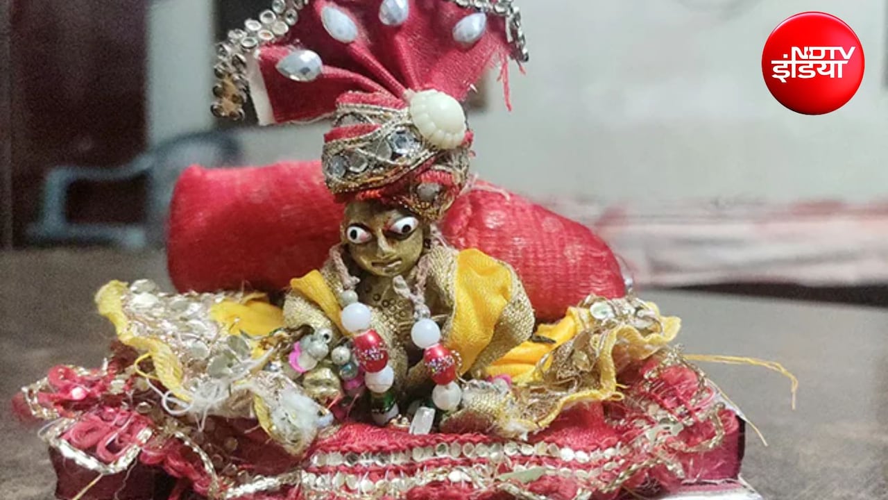 जन्माष्टमी से पहले ऐसे चमकाएं लड्डू गोपाल के पीतल या कांसे की मूर्ति, जान लें क्लीनिंग टिप्स