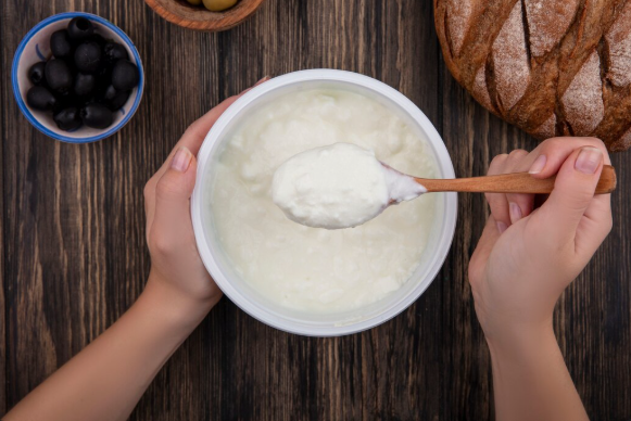 There is high quality protein in 100g of dahi which needs to be eaten in moderation