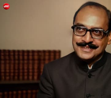 47 साल पुराना कॉमेडी सीन जो आज भी है सुपरहिट, नौकरी के लिए जरूरी थी मूंछ, जानें कैसे 'मूंछ-मुंडे' ने बॉस को दी गोली