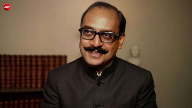 47 साल पुराना कॉमेडी सीन जो आज भी है सुपरहिट, नौकरी के लिए जरूरी थी मूंछ, जानें कैसे 'मूंछ-मुंडे' ने बॉस को दी गोली