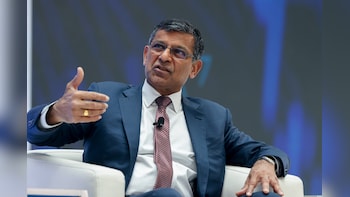 Ex-RBI Chief Raghuram Rajan Urges Fed To Hike Rates, Relaxed On Rupee