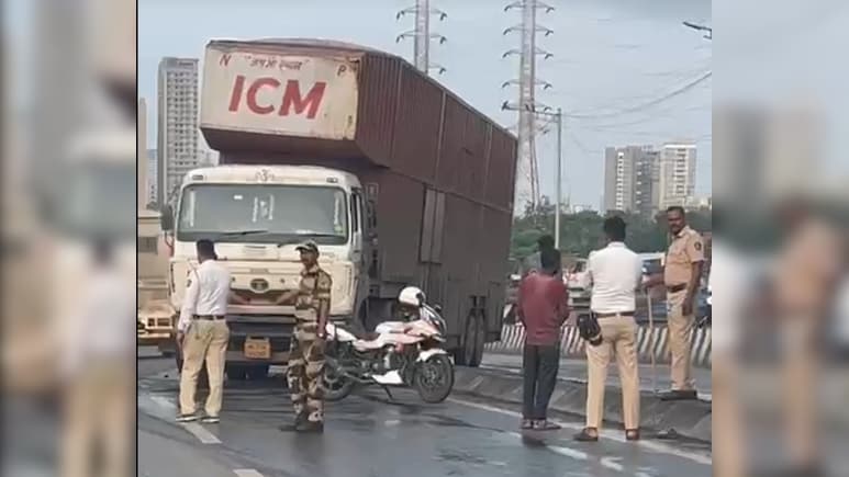 Mumbai Traffic Jam Alert: Truck Accident On Eastern Express Highway Causes Disruption
