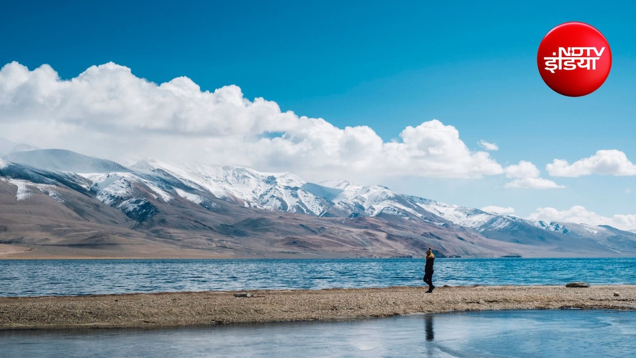 लद्दाख में पर्यटकों का रिकॉर्ड सैलाब, सिर्फ दो महीनों में पहुंचे 2 लाख से ज्यादा सैलानी
