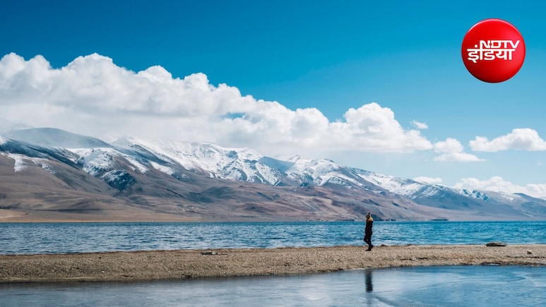 लद्दाख में पर्यटकों का रिकॉर्ड सैलाब, सिर्फ दो महीनों में पहुंचे 2 लाख से ज्यादा सैलानी