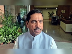 RSS पथ संचलन में शामिल शिक्षकों के निलंबन पर भड़के प्रह्लाद जोशी, कर्नाटक सरकार पर साधा निशाना