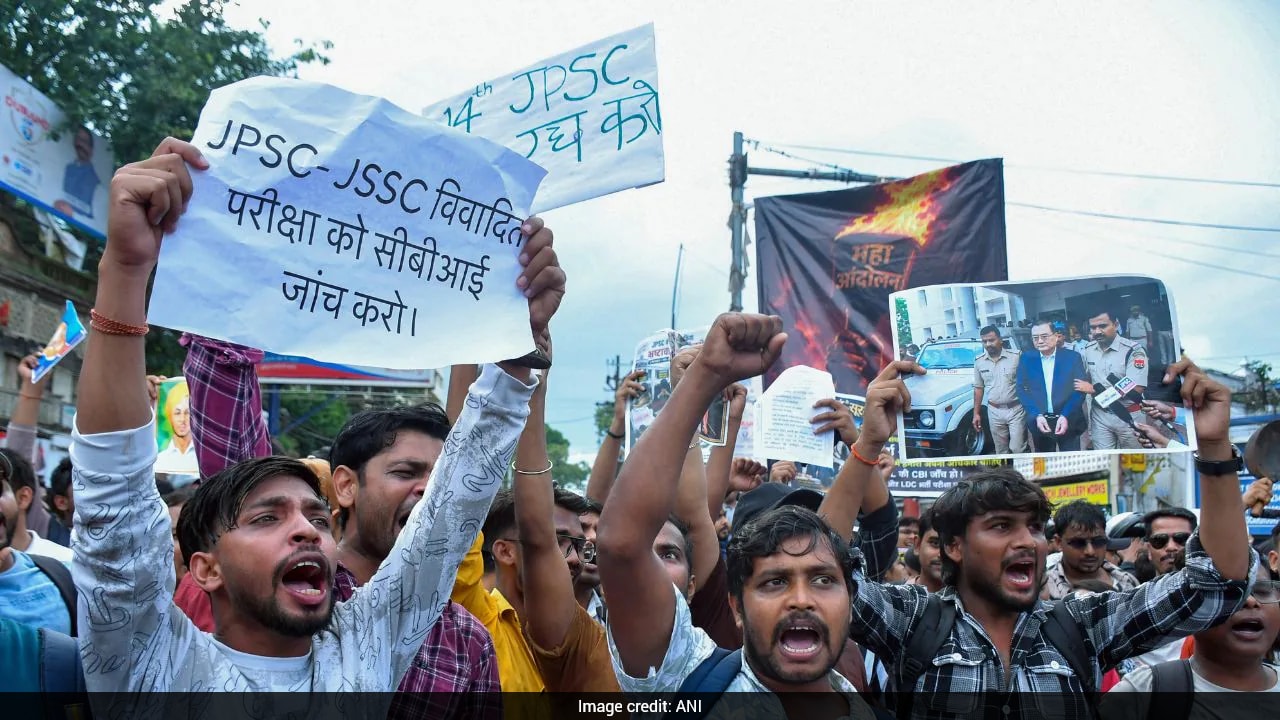 Jharkhand Students' Protest Over Exam Irregularities Enters 14th Day; March to Assembly Held