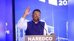 'मराठी नहीं सीखी तो होगी कार्रवाई', महाराष्&zwj;ट्र के पर&zwj;िवहन मंत्री सरनाईक ने रिक्शा-टैक्सी ड्राइवरों को फ&zwj;िर चेताया
