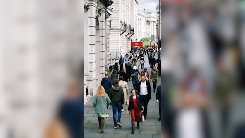 100,000 Pounds Is No Longer Considered A High Salary In London. Here's What Counts As 'Rich' Now